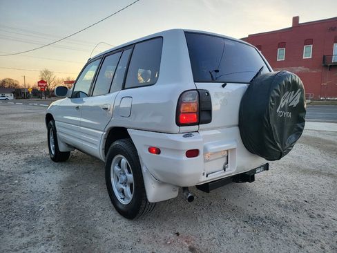 Used 1999 Toyota RAV4 4WD 4-Door image 3