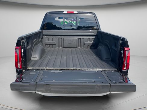 Used 2025 Ford F150 Lariat w/ Equipment Group 502A High AWD/4WD image 16