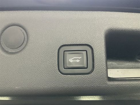 Used 2023 Chevrolet Equinox LT w/ Driver Convenience Package image 31