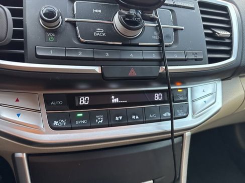 Used 2014 Honda Accord Hybrid Sedan image 18