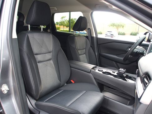 Used 2026 Nissan Rogue SV AWD/4WD image 11