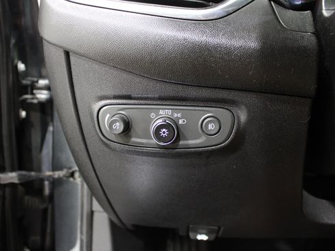 Used 2019 Chevrolet Equinox Premier FWD image 10