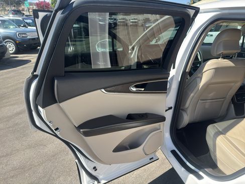 Used 2016 Lincoln MKX Select w/ Select Plus Package AWD/4WD image 16