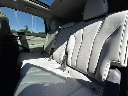 Used 2023 Acura MDX SH-AWD w/ Advance Package image 25