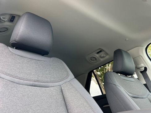 New 2025 Ford Explorer Active image 16