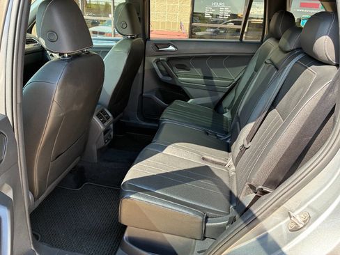 Used 2022 Volkswagen Tiguan SE R-Line image 12