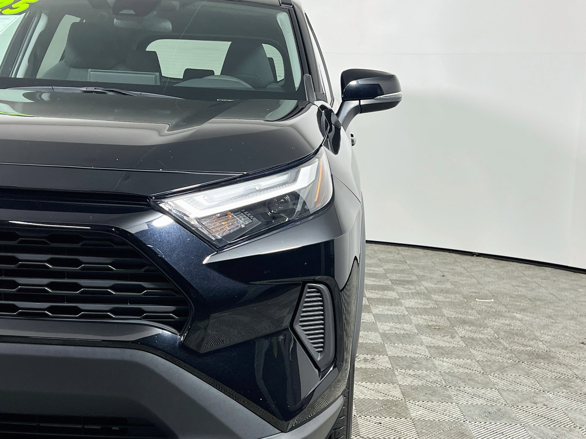 Used 2025 Toyota RAV4 XLE FWD image 12