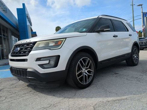 Used 2017 Ford Explorer Sport w/ Equipment Group 401A AWD/4WD image 9