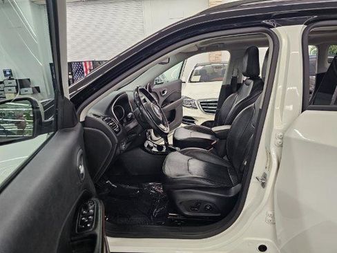 Used 2019 Jeep Compass Limited image 32