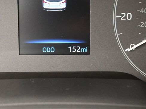 Certified 2025 Toyota Corolla Cross LE image 17