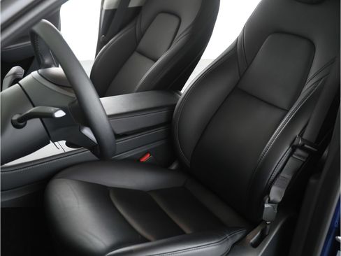 Used 2023 Tesla Model Y Performance image 23