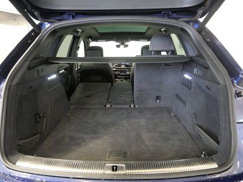 Used 2018 Audi SQ5 Prestige w/ Prestige Package image 28