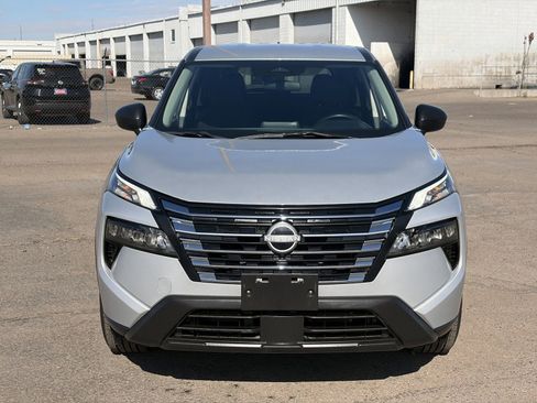 Used 2024 Nissan Rogue S image 8