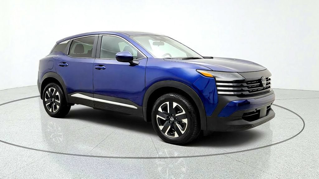 Used 2025 Nissan Kicks SV AWD/4WD image 3