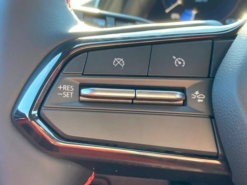 New 2025 Chevrolet Equinox EV RS w/ Convenience Package II FWD image 9