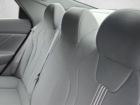 Used 2022 Hyundai Elantra SEL image 19