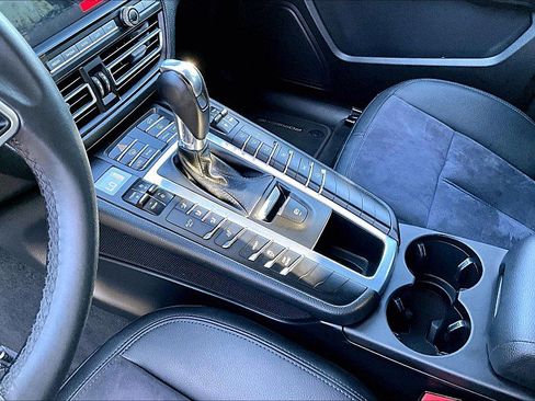 Used 2020 Porsche Macan image 14