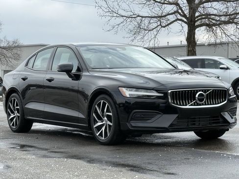 Used 2020 Volvo S60 T5 Momentum w/ Protection Package Premier image 7