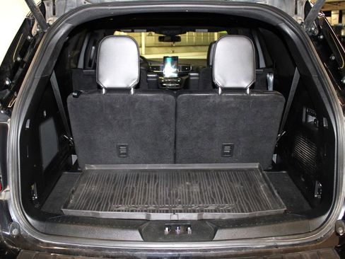 Used 2020 Ford Explorer ST w/ ST Street Pack image 35