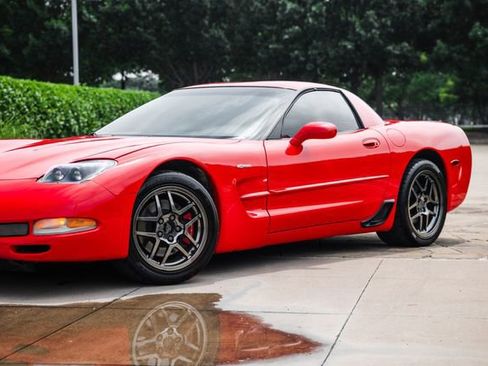 Used 2001 Chevrolet Corvette Z06 w/ Memory Pkg RWD image 31