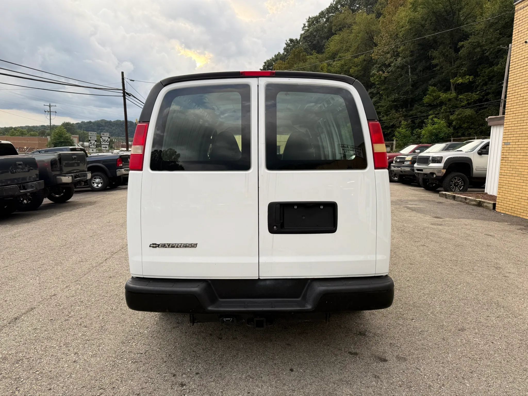 Used 2012 Chevrolet Express 1500 AWD image 7