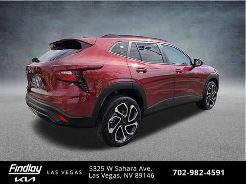 Used 2025 Chevrolet Trax RS w/ Sunroof Package FWD image 6