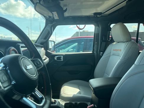 Used 2021 Jeep Gladiator Mojave w/ Dual Top Group AWD/4WD image 31