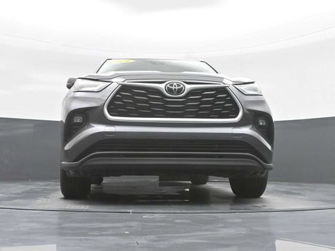 Used 2024 Toyota Highlander XLE image 29