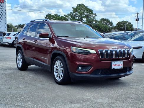 Used 2019 Jeep Cherokee Latitude w/ Popular Appearance Group FWD image 2