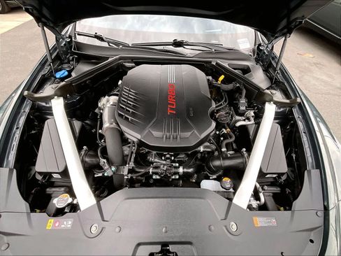 Used 2022 Kia Stinger GT2 AWD/4WD image 12
