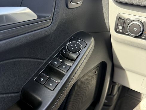 New 2026 Ford Escape SE w/ PHEV Premium Package FWD image 15