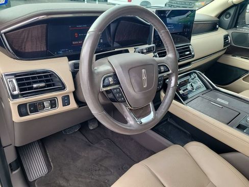 Used 2024 Lincoln Navigator Premiere AWD/4WD image 10