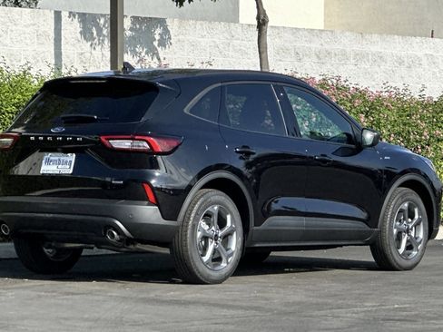 New 2025 Ford Escape ST-Line w/ Equipment Group 301A image 4