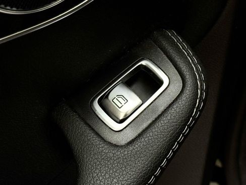 Used 2017 Mercedes-Benz C 300 4MATIC Sedan image 19