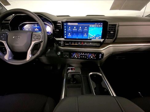 Used 2026 Chevrolet Silverado 1500 LT Trail Boss w/ LT Trail Boss Premium Package AWD/4WD image 15