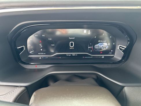 Certified 2023 GMC Yukon Denali image 11