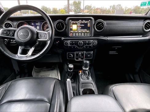 Used 2019 Jeep Wrangler Unlimited Sahara image 17