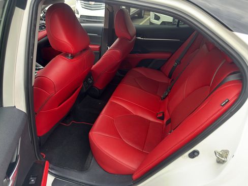 Used 2020 Toyota Camry XSE image 8