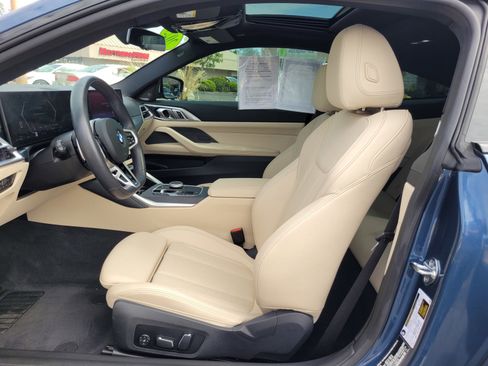 Used 2025 BMW 430i Coupe w/ M Sport Package image 13