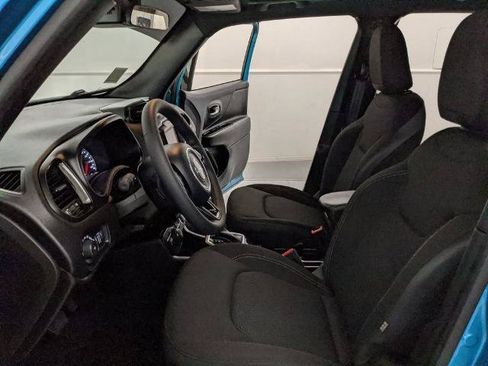Used 2022 Jeep Renegade Altitude w/ Sun/Sound Group AWD/4WD image 19