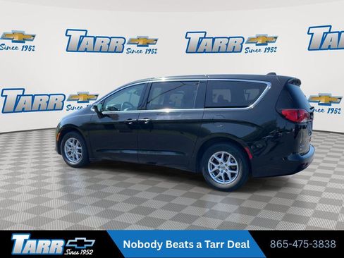 Used 2023 Chrysler Voyager LX FWD image 6