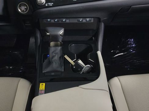 Used 2025 Lexus ES 350 w/ Premium Package image 25