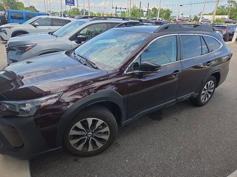 Certified 2024 Subaru Outback Limited AWD/4WD image 1