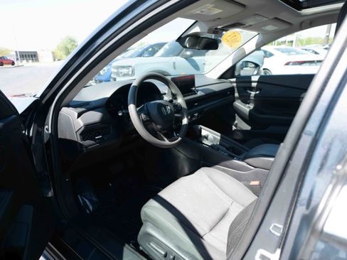Certified 2023 Honda Accord EX image 8