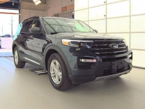 Used 2023 Ford Explorer XLT w/ Equipment Group 202A AWD/4WD image 3