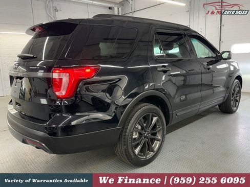 Used 2017 Ford Explorer XLT w/ Equipment Group 202A AWD/4WD image 7