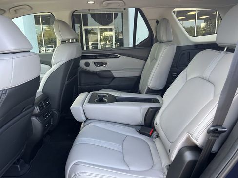 New 2025 Honda Pilot Touring image 14