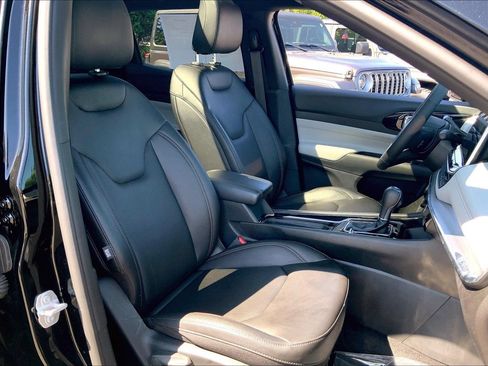 Certified 2024 Jeep Compass Limited w/ Sun and Sound Group AWD/4WD image 7