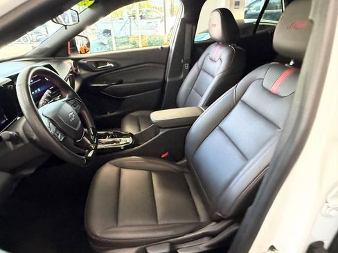 Certified 2024 Chevrolet Trax RS w/ Sunroof Package FWD image 5