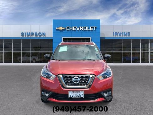 Used 2020 Nissan Kicks SR w/ SR Premium Package FWD image 3